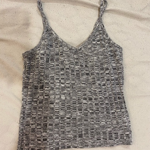 Tops - Picture 11 of 16